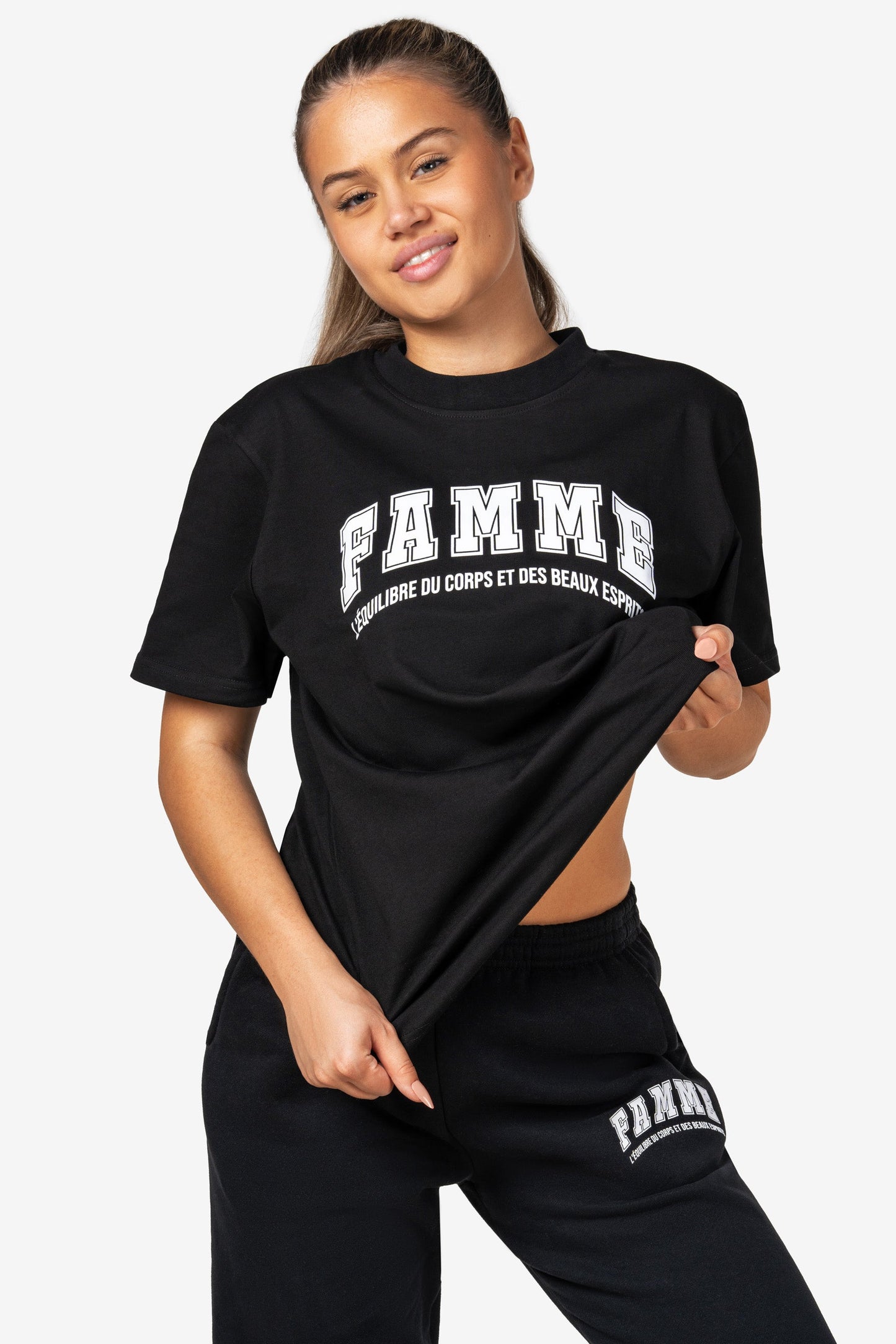 Oversized T-Shirt - Black - for kvinde - FAMME - Toppe