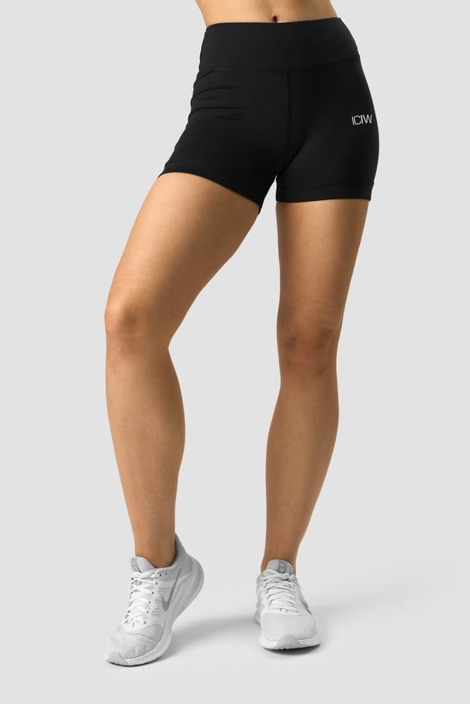 scrunch v-shape tight shorts black